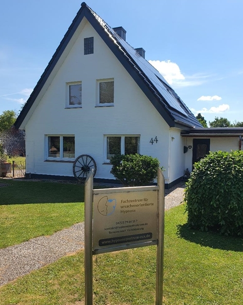 Aussenansicht Fachzentrum für ursachenorientierte Hypnose Cuxhaven